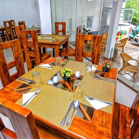 Citrus Cafe Inn Kandy Zewnętrze zdjęcie